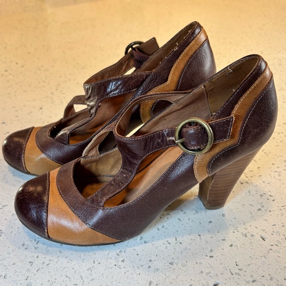Aldo Shoes - Aldo Two-Tone Brown Heels with Buckle